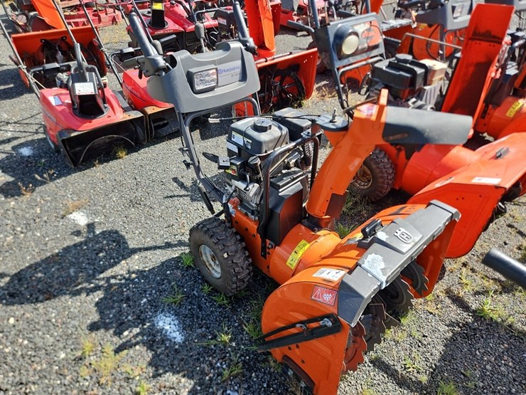 husqvarna-st327p-snow-blower-image-2