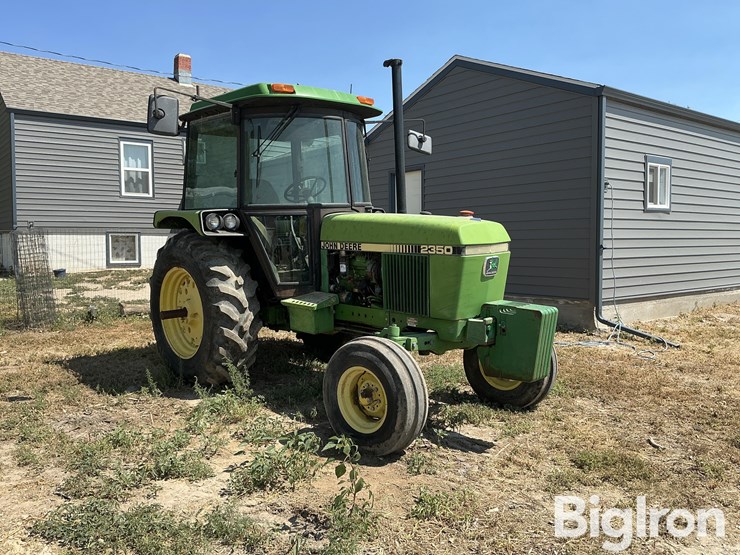 1983-john-deere-2350-image-3