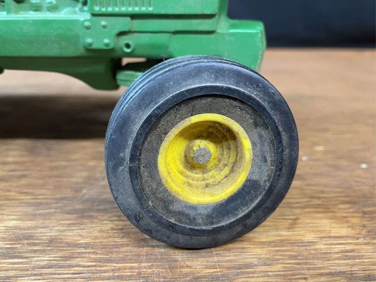 john-deere-16-image-14