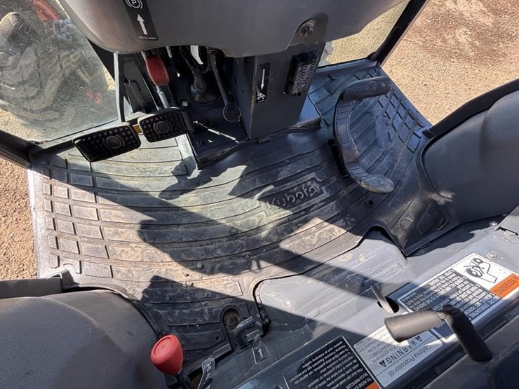2019-kubota-mx5400-image-25