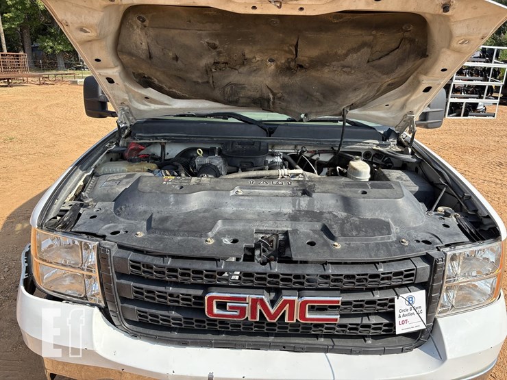 2013-gmc-sierra-3500-image-17