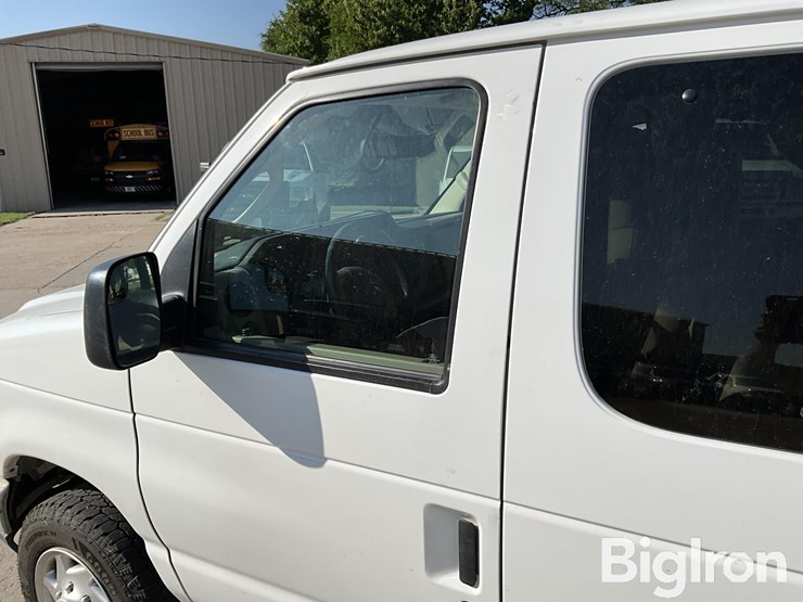 2012-ford-e350-xlt-image-14
