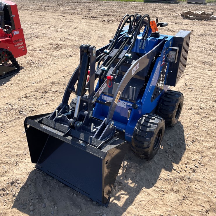 #9473 • Unused 2025 AGT Mini Wheeled Skid Steer