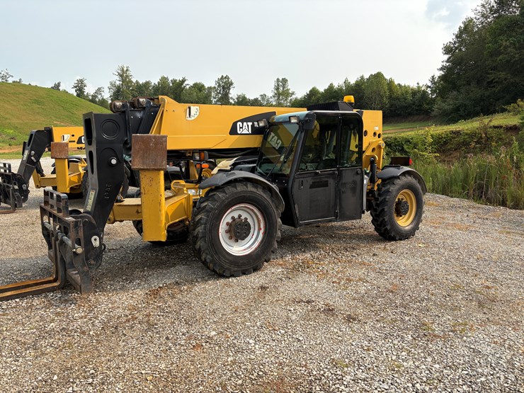 caterpillar-tl1055c-image-1