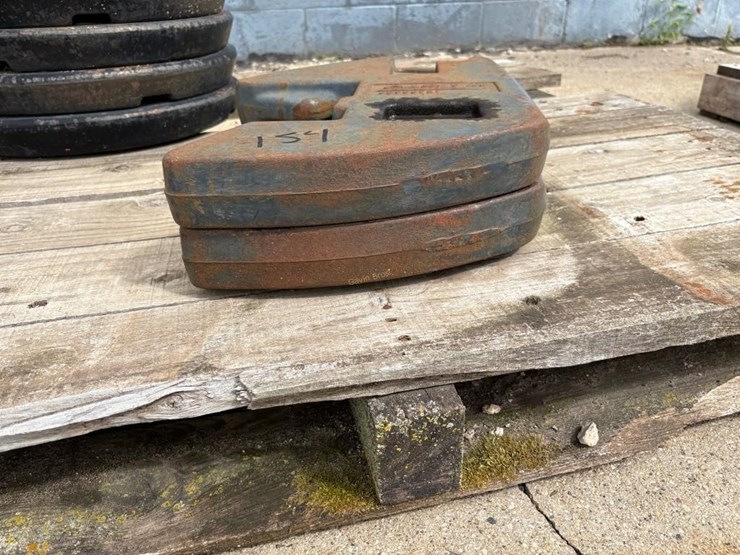(2)-case-ih-suitcase-weights-image-2