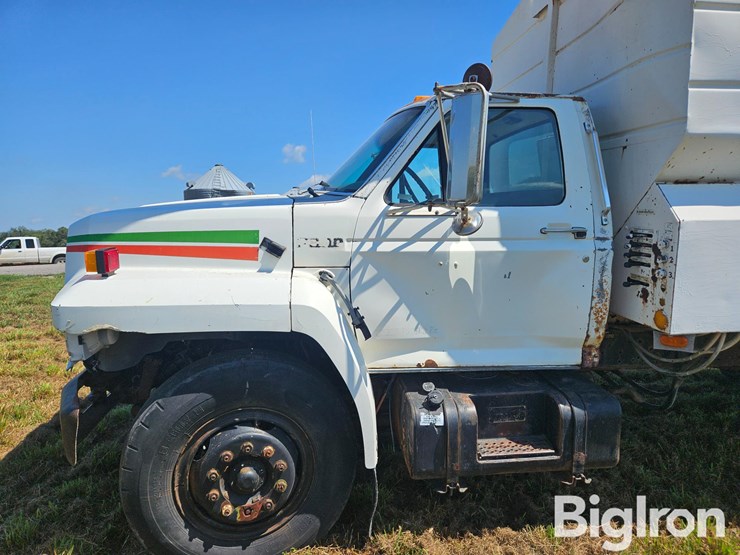 1990-ford-f800-image-13