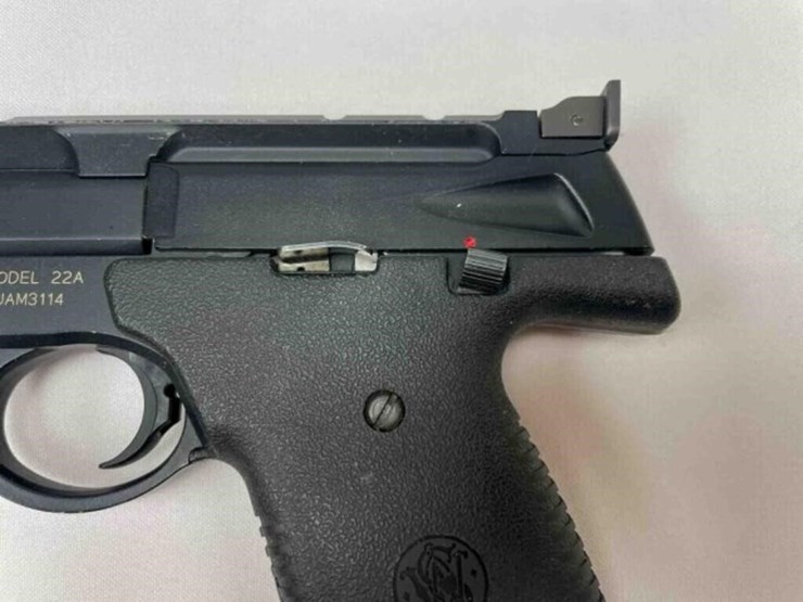 smith-&-wesson-22lr-pistol-image-10