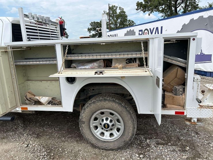 2020-chevrolet-silverado-3500-image-18