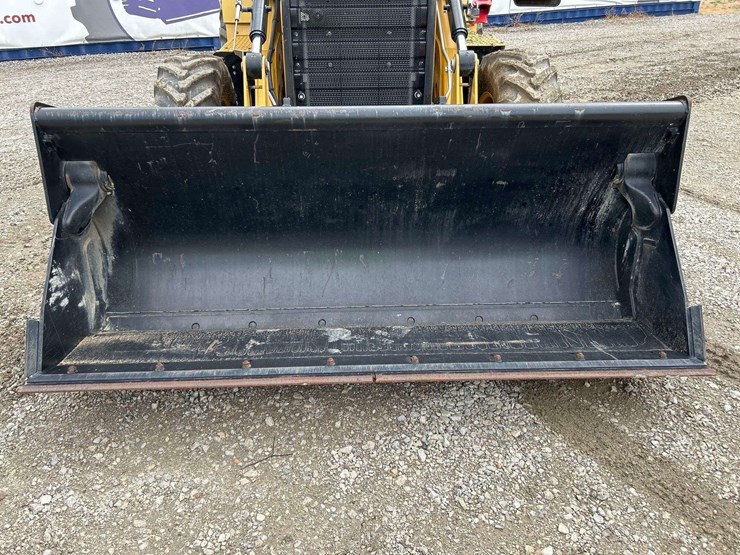 2021-caterpillar-428-image-9