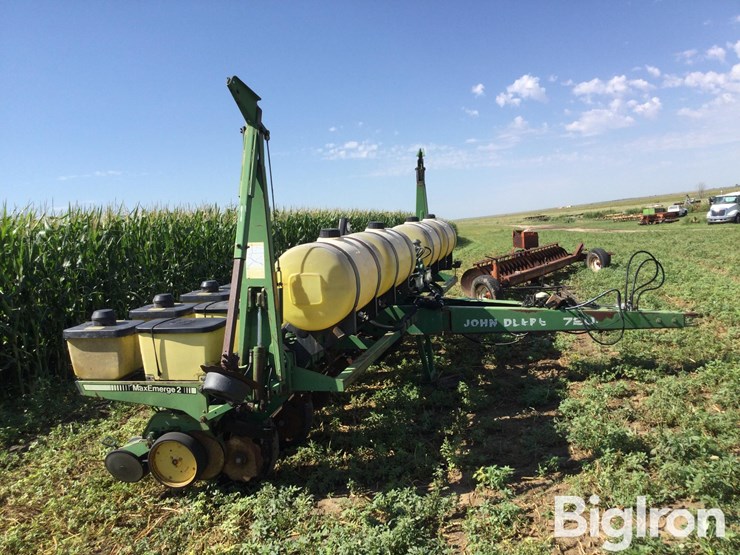 john-deere-7200-image-2