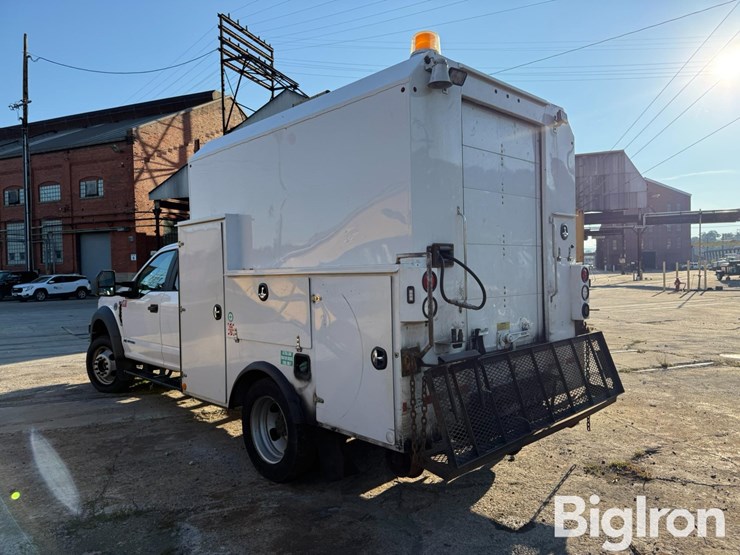 2017-ford-f550-xl-image-7