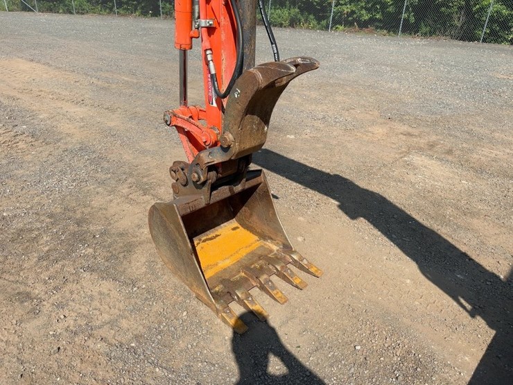 2011-kubota-u35-image-12