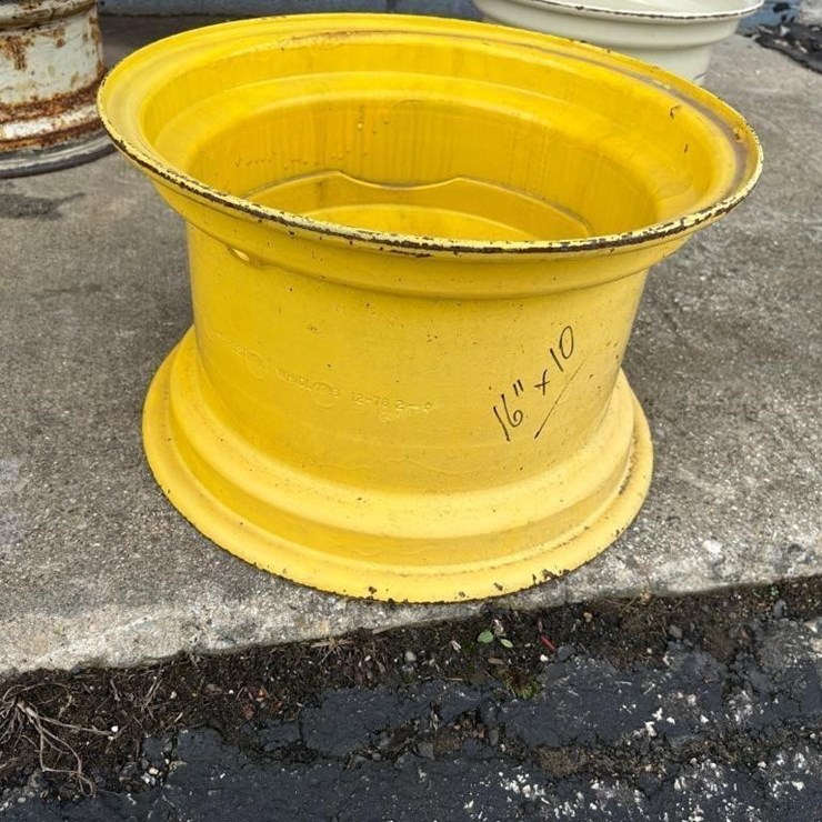 (1) 16x10 Rim