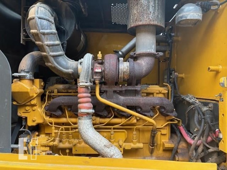 2009-deere-670g-image-23