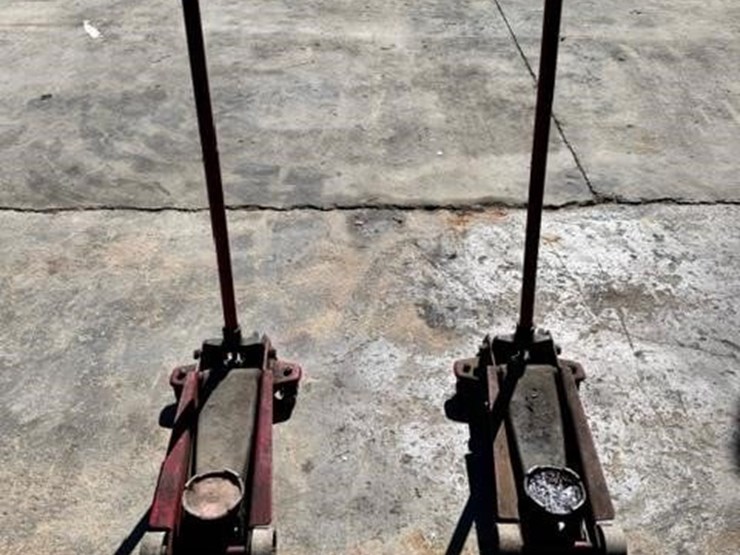 (2)-pro-series-hyd-floor-jacks-image-4