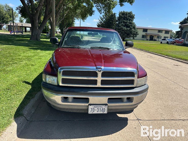 2001-dodge-ram-1500-image-2