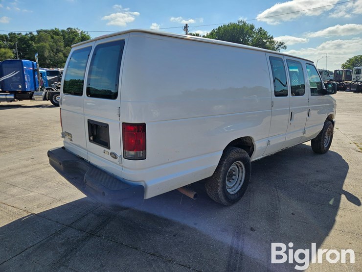 2013-ford-e350-image-5
