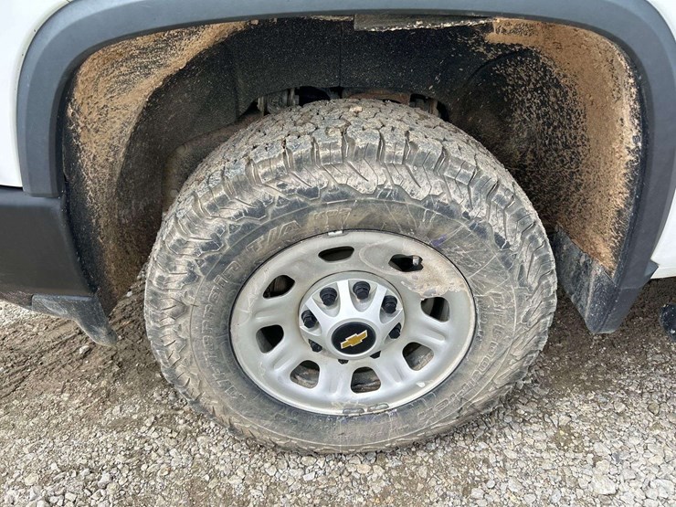 2020-chevrolet-silverado-3500-image-23