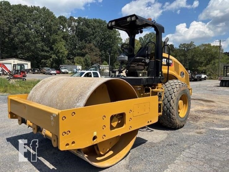 2016-caterpillar-cs54b-image-1