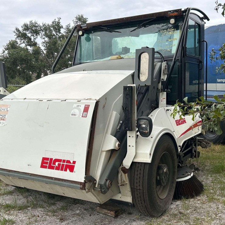 ELGIN PELICAN