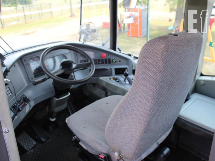 2005-volvo-a25d-image-16