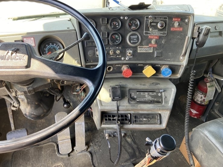1988-mack-rd686s-image-15