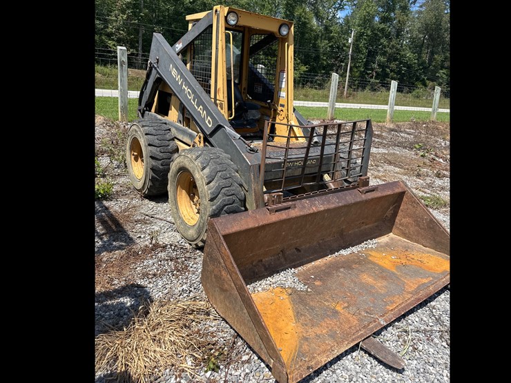 #125-•-new-holland-l785-skid-steer-image-5