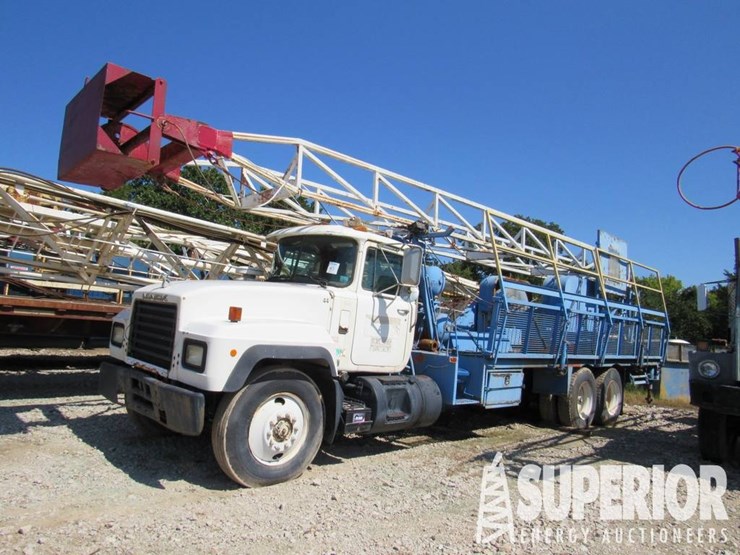 2003-mack-rd688s-image-1