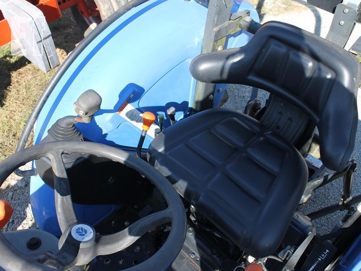 2015-new-holland-workmaster-50-image-10