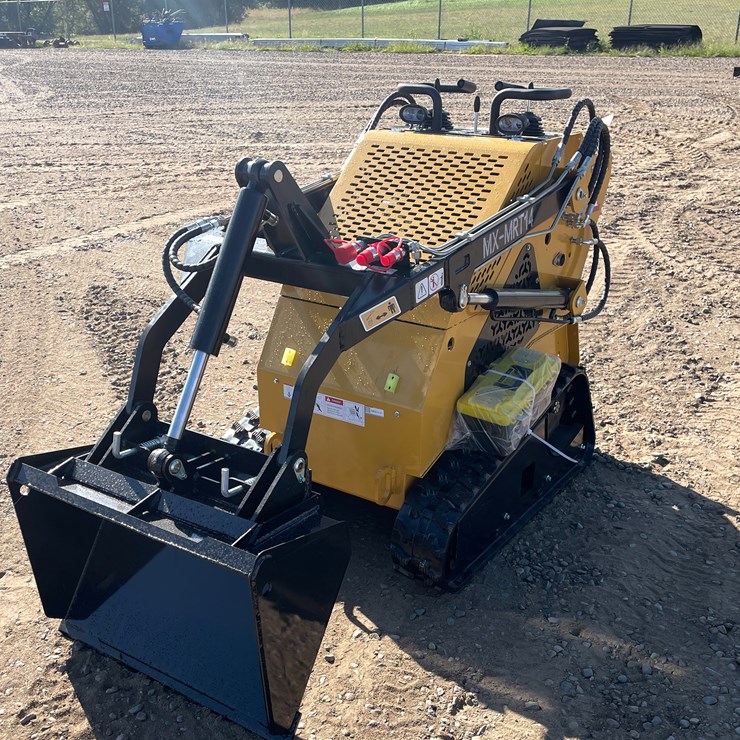 #9466 • Unused 2025 AGT Compact Track Loader