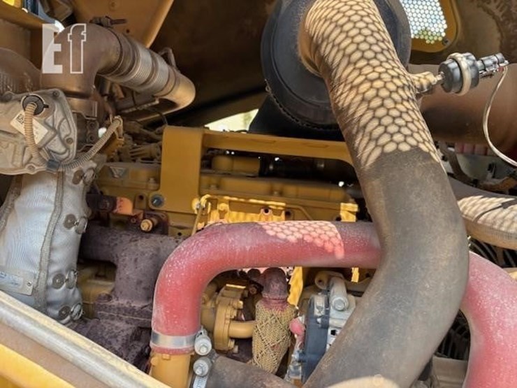 2016-caterpillar-cs54b-image-21
