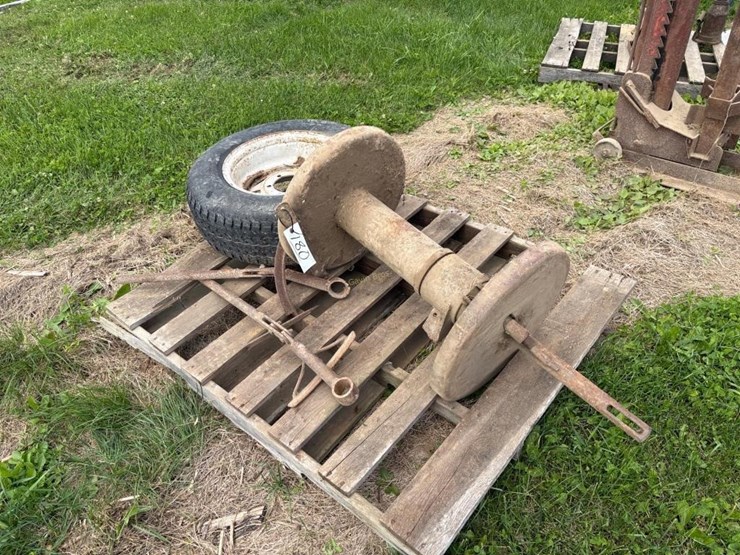 tire-changer-&-st205/75-r15-tire-image-2