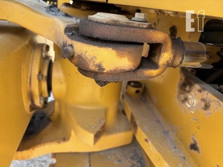2016-caterpillar-cs54b-image-22