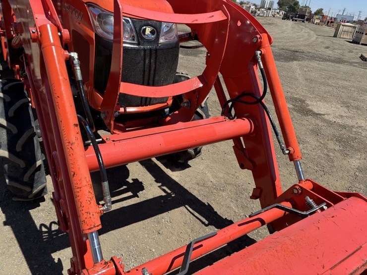 2018-kubota-l4701-image-12
