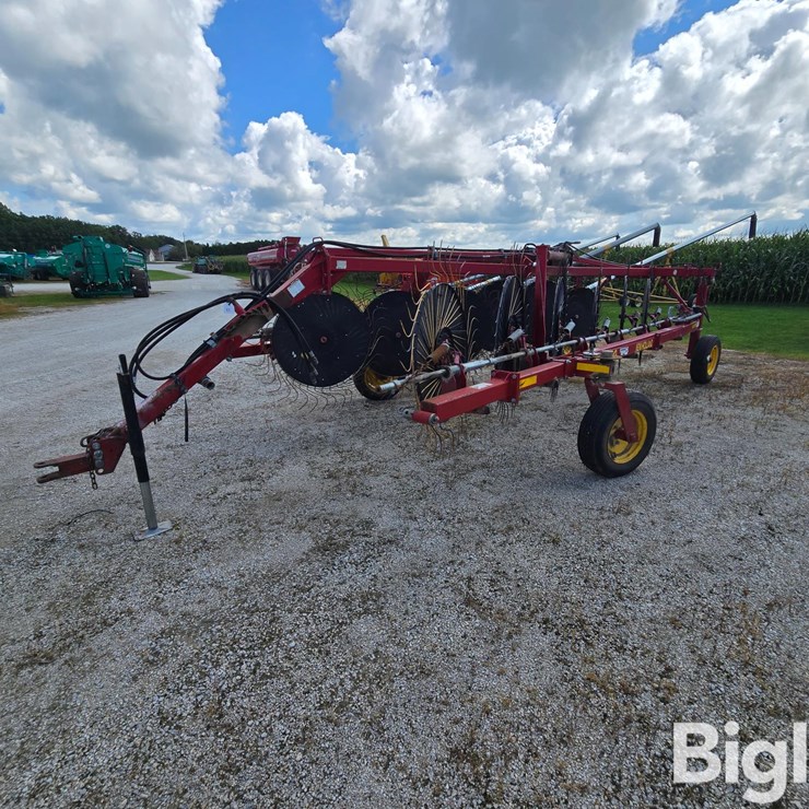 NEW HOLLAND HT154