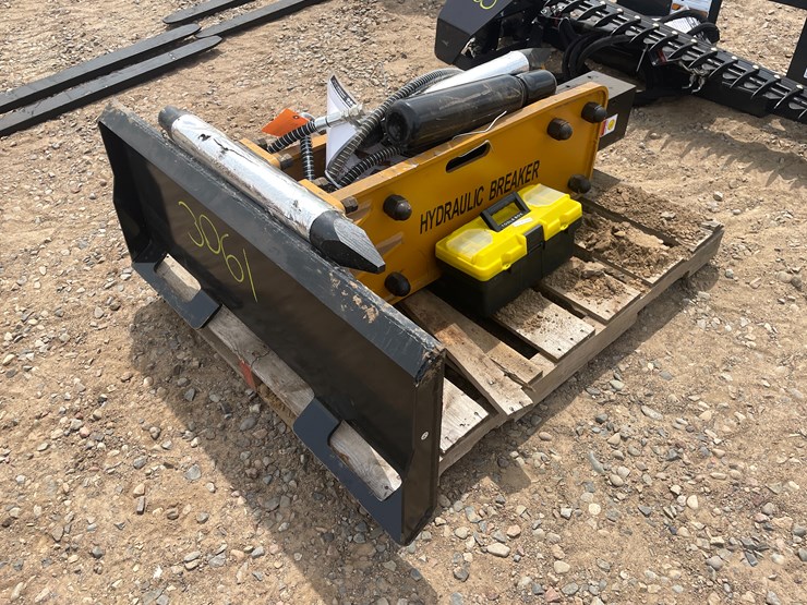 #3061-•-unused-2025-wolverine-skid-steer-concrete-breaker-attachment-image-2