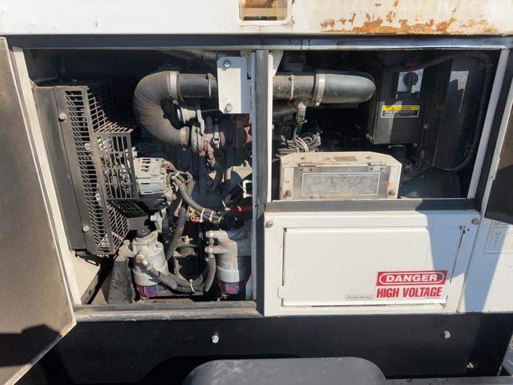 mq-whisperwatt-df-027012-tow-behind-generator-image-11