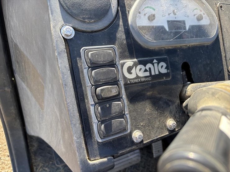 2014-genie-gth844-image-27