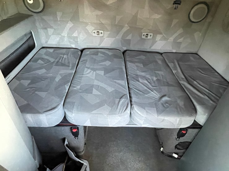 2011-unknown-volvo-image-45