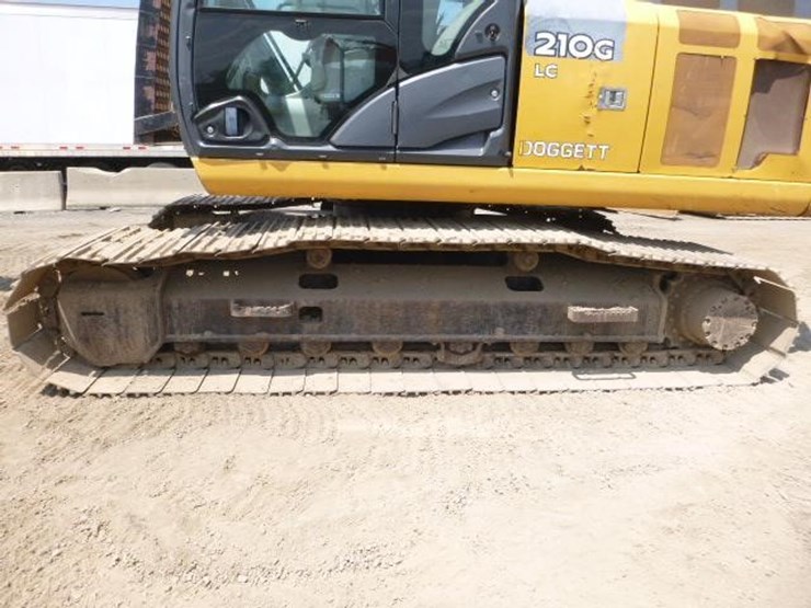 2017-deere-210g-lc-image-32