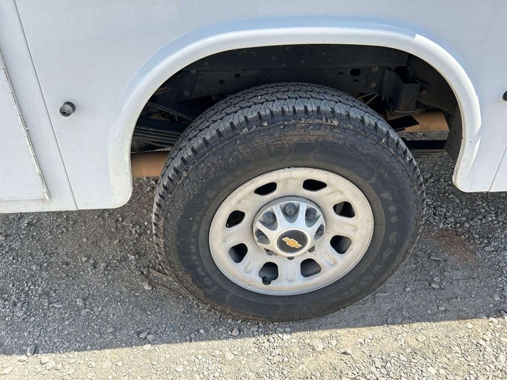 2017-chevrolet-silverado-3500-image-25