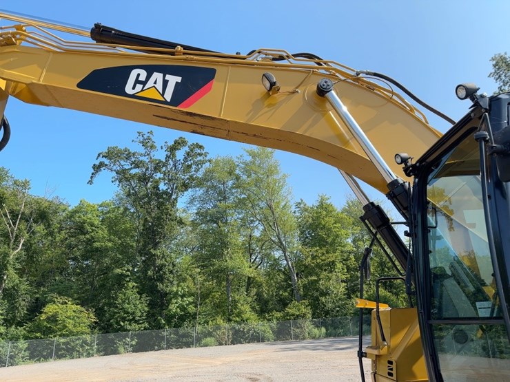2016-caterpillar-325flcr-hydraulic-excavator-image-15