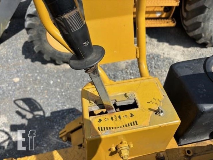 1997-caterpillar-cb-224c-image-11