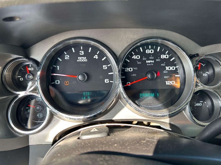 2012-chevrolet-silverado-2500-image-13