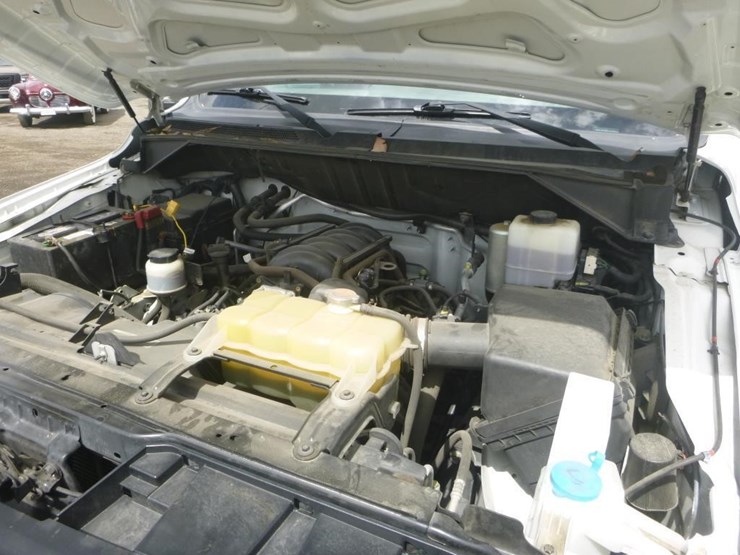 2013-nissan-nv2500-image-12