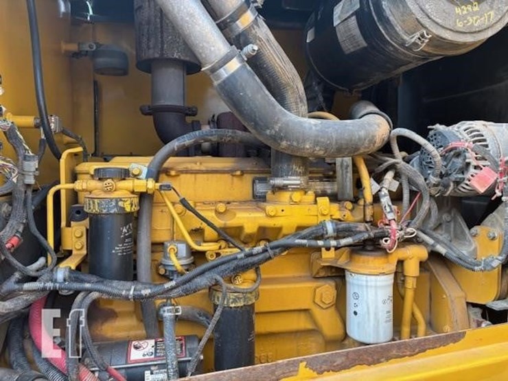 2009-deere-670g-image-30