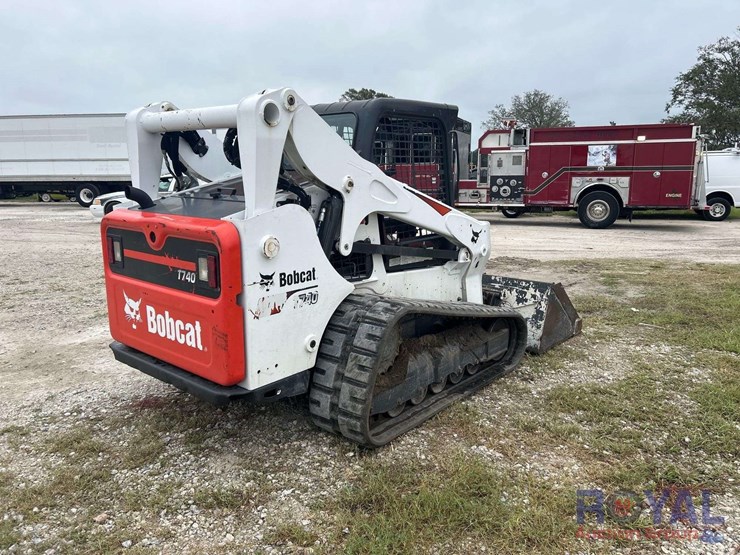 2020-bobcat-t740-image-3