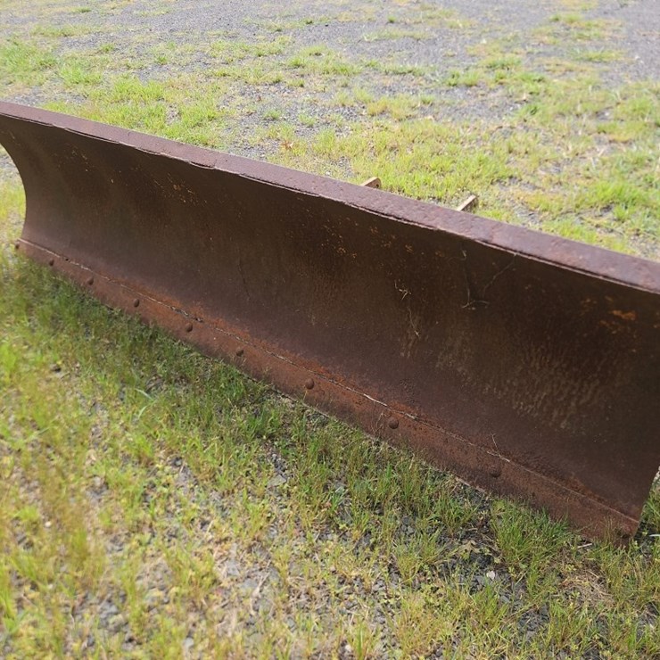 9' SNOW PLOW WITH BOCE