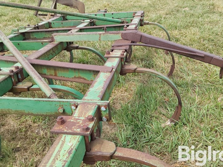 john-deere-100-image-17
