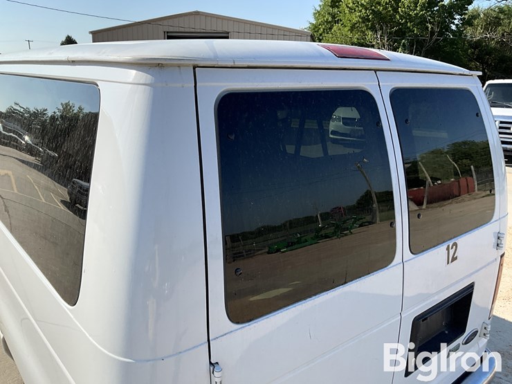2012-ford-e350-xlt-image-18